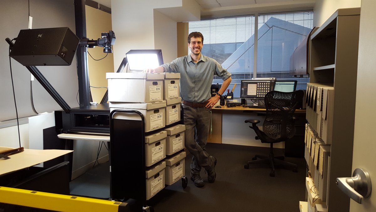 FieldBookProj's tweet image. You&apos;re gonna need a bigger boat, er, cart... @SmithsonianArch digization tech @charleszange next to the &quot;field book to outweigh them all.&quot; Learn more about the challenges we faced working with this 28,000 page #fieldbook in today&apos;s #BHLFNP blog post. s.si.edu/2HT1WF6