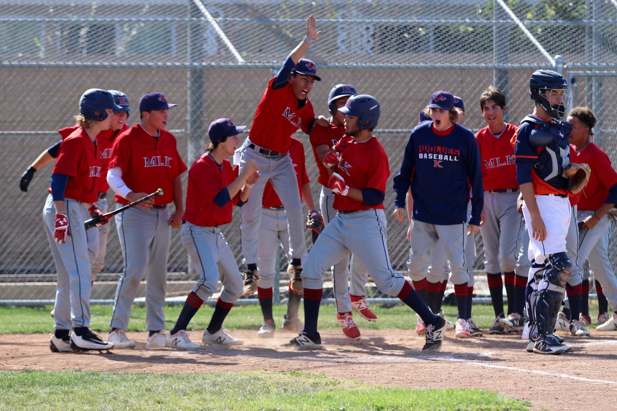 ltnphoto's tweet photo. BOOM!
@MLKingBaseball JV at @Roosevelt_BBall on Fri 27 Apr 2018
#mlkwolves #baseball #BigVIIILeague @big8baseball1 @canonusa #TeamCanon #IAmHSBaseball https://t.co/KgnOHsClY5