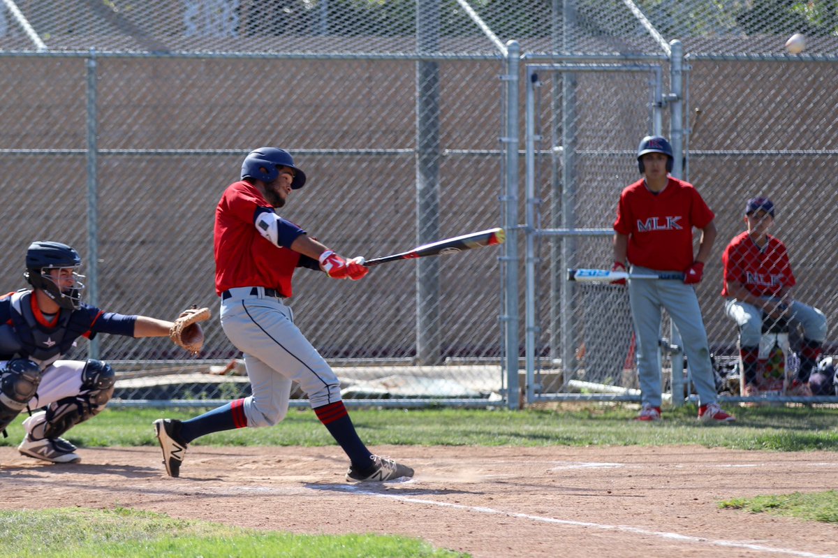 ltnphoto's tweet photo. BOOM!
@MLKingBaseball JV at @Roosevelt_BBall on Fri 27 Apr 2018
#mlkwolves #baseball #BigVIIILeague @big8baseball1 @canonusa #TeamCanon #IAmHSBaseball https://t.co/KgnOHsClY5
