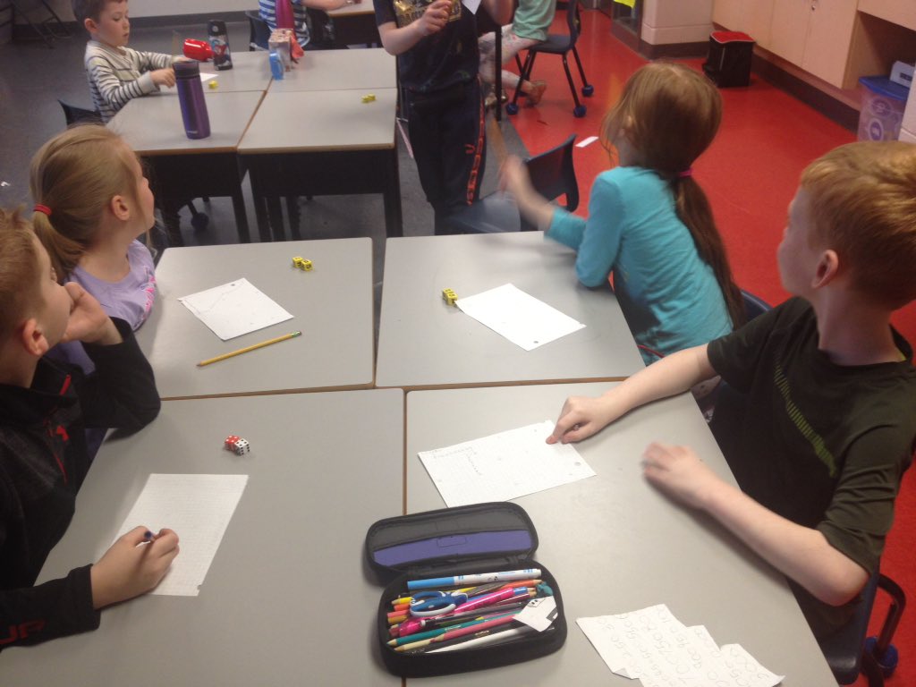 EPEMmeBrett's tweet photo. More coding fun! Very engaged learners - Math and coding go hand in hand! 👍🏻😀@ElizabethParkEl @brilliant_labs #tesic https://t.co/wuqOKdHt80