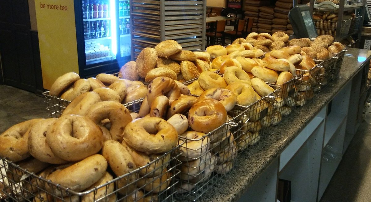 HypeHizzle69's tweet image. Bodacious bagels... baked by yours truly 🤗👌@BagelPlaceCP #BakerAndRapper #CalmDownRob #Ok