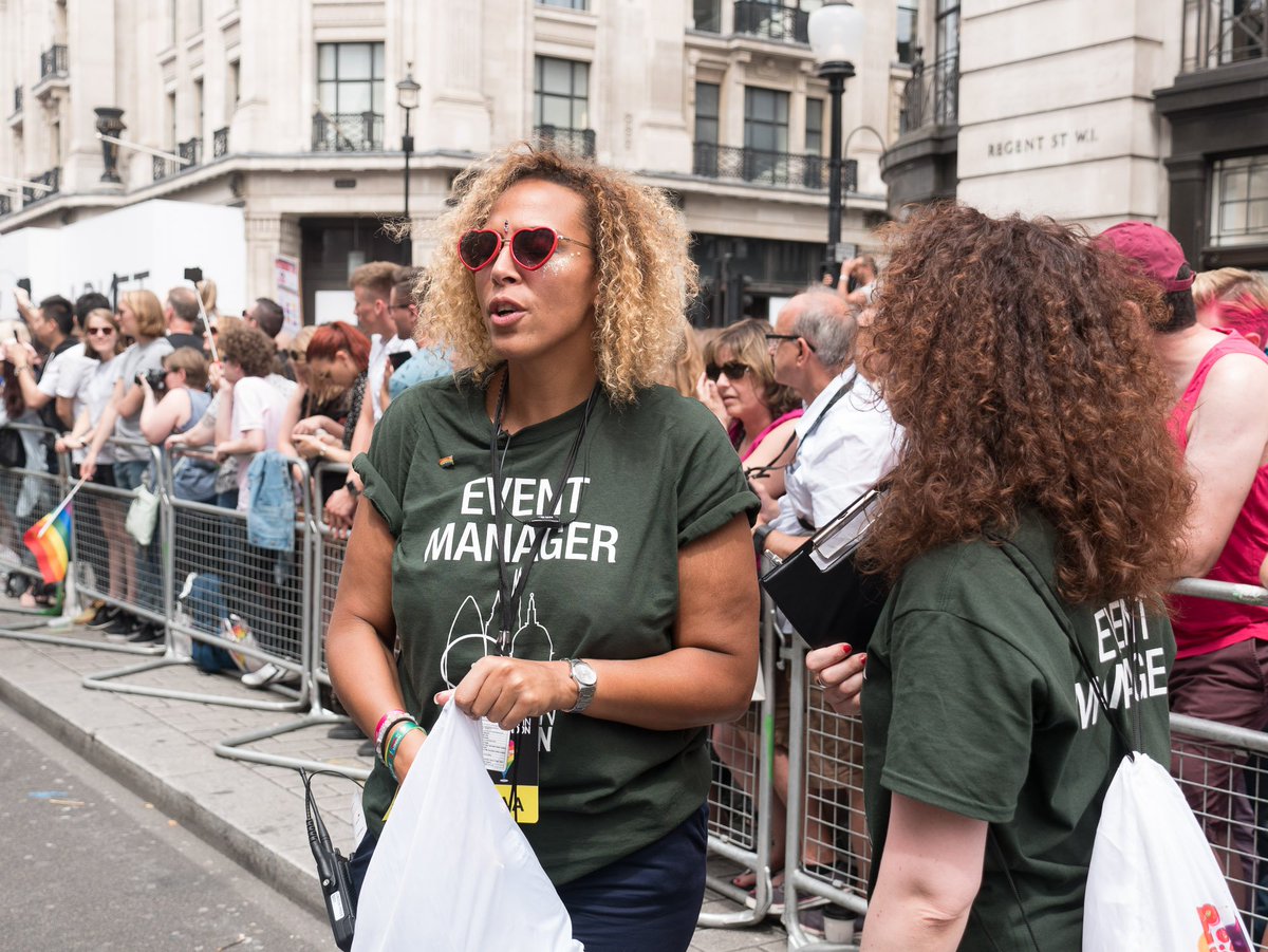 📣 We're looking for Parade Supervisor to join our volunteer team 📣

🙋 You will assist the Parade Management Team with the planning of 
the parade and on parade day you will be on the ground making the magic happen.

Learn more here: static1.squarespace.com/static/5907d5c…

🌈#PrideinLondon
