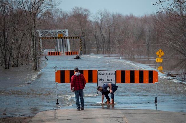 N.B. flooding hits record levels -- with more rain in the forecast: bit.ly/2rfoRo8 https://t.co/w650zGgQvl