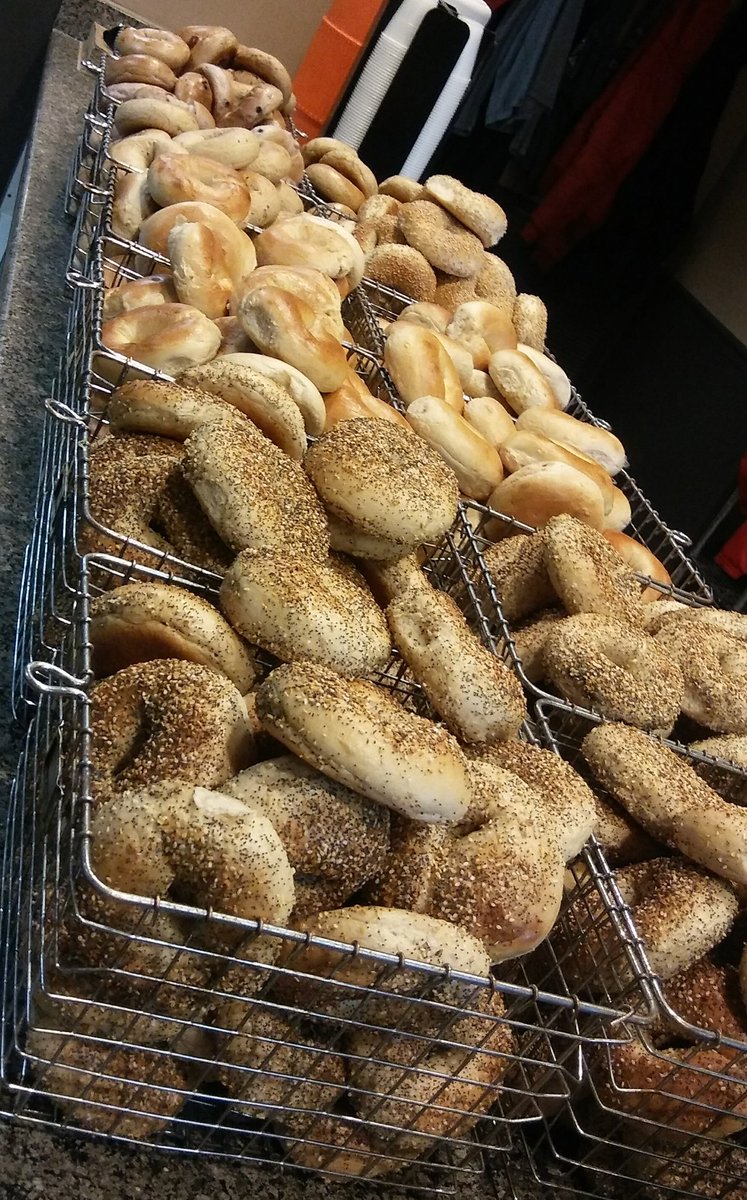 HypeHizzle69's tweet image. Bodacious bagels... baked by yours truly 🤗👌@BagelPlaceCP #BakerAndRapper #CalmDownRob #Ok