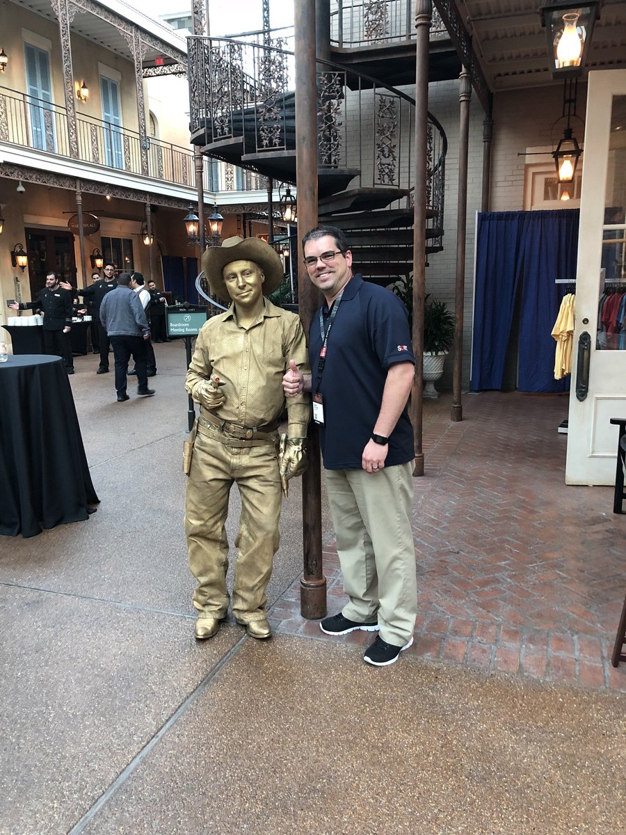 randymoab's tweet photo. These statue guys are awesome!#2018Leap - https://t.co/bKZN1t9jrC https://t.co/BIFqqdu4On