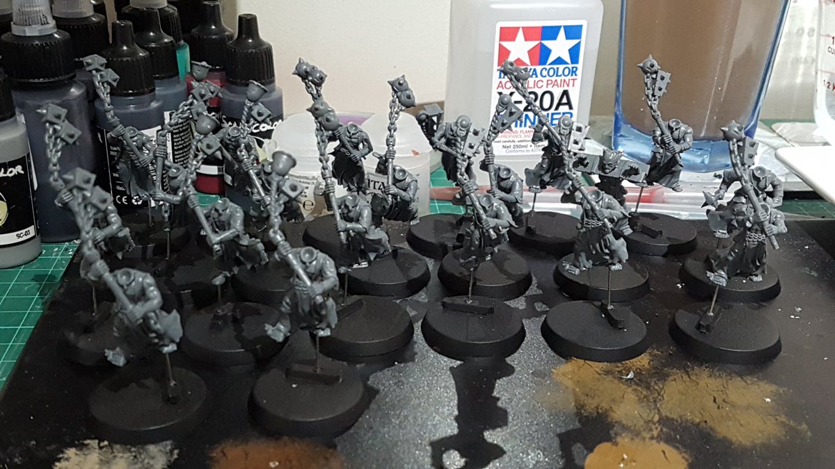 Thonias83's tweet photo. Tonight's progress and #elementwip consists of 10 Chosen finished and ready to be transferred to their proper bases, a new character in the works and some 'Marauders', all for my Sigmar's Fallen army #paintingwarhammer https://t.co/Et2E9M4rR8
