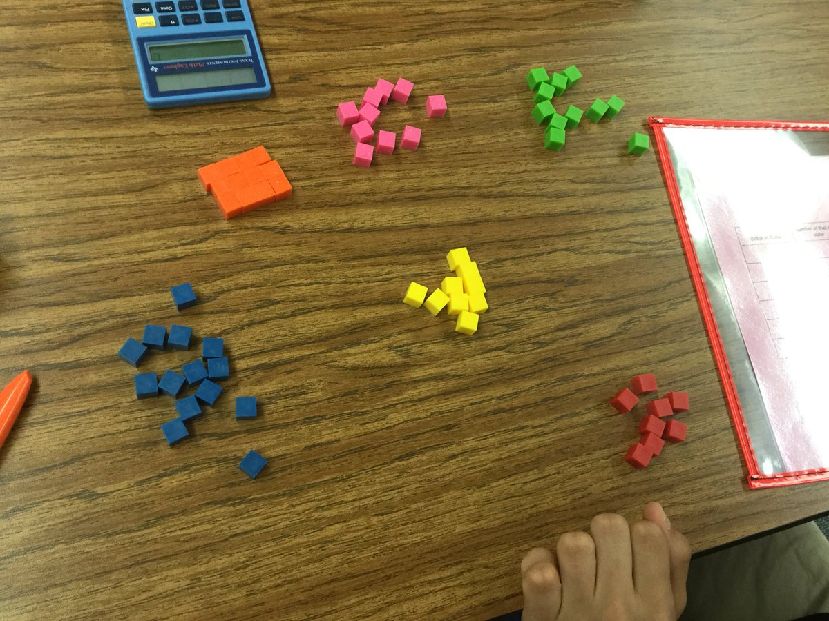 DeniseGering's tweet photo. Hands-on Probability learning is just fun!! @DeniseGering @rebescho @hssdbv https://t.co/wpq1XDn9yx
