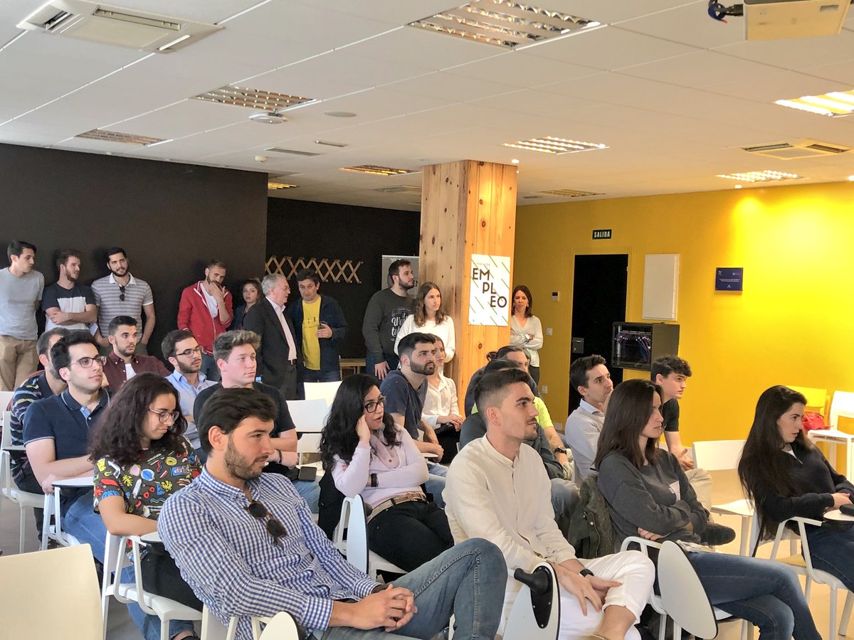 thegreen_ray's tweet photo. Presentaciones finales de @tetuanvalley StartUp School Málaga, en @linkbyuma @thegreen_ray . Cómo se nota todo lo aprendido durante estas 6 semanas de emprendimiento intensivo.  ¡Qué bien lo habéis hecho todos!👏🏼👌🏼😊 https://t.co/hSaXO4eSMl