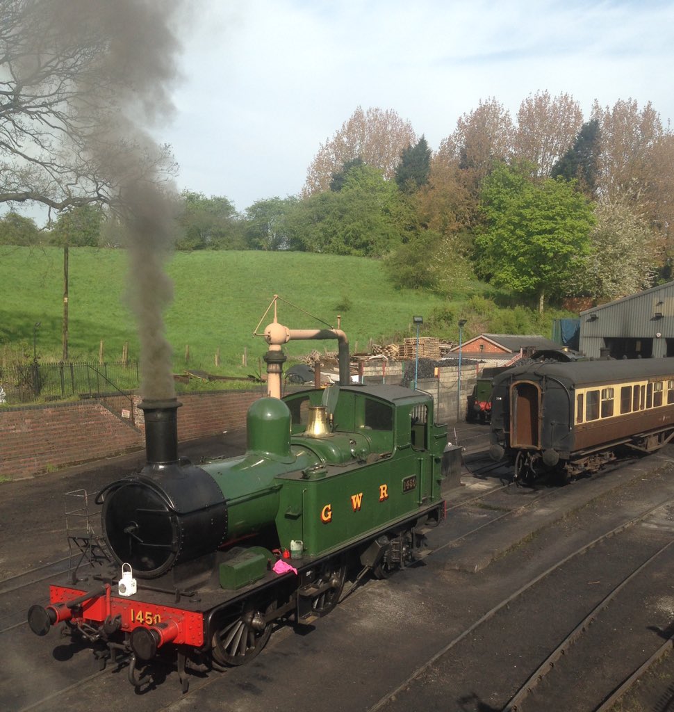 TomFerris5's tweet photo. No 1450 being steamed to work a special tomorrow @svrbridgnorth. Always a treat to see her in action @svrofficialsite https://t.co/9o7ECS50Ix