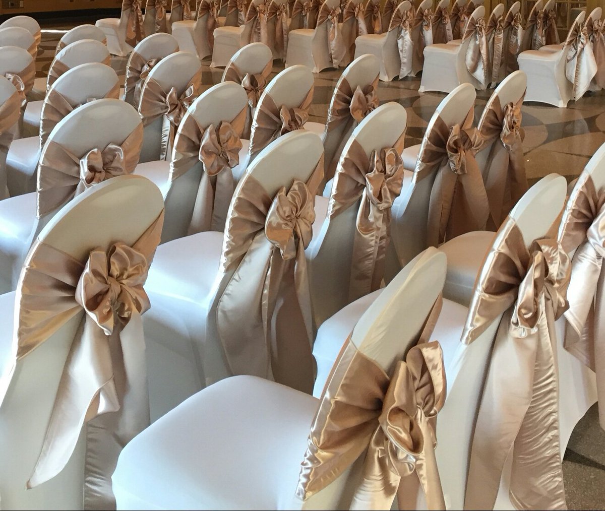 LexEventDecor's tweet image. $1 Dollar Rental has begun. Exp.9/22/18. Ivory &amp;amp; White Spandex Chair Covers. #Bride2018 #wedding #anniversary #KentuckyDerby #partyplanner #KentuckyDerby #weddingvenue #bestdeal
