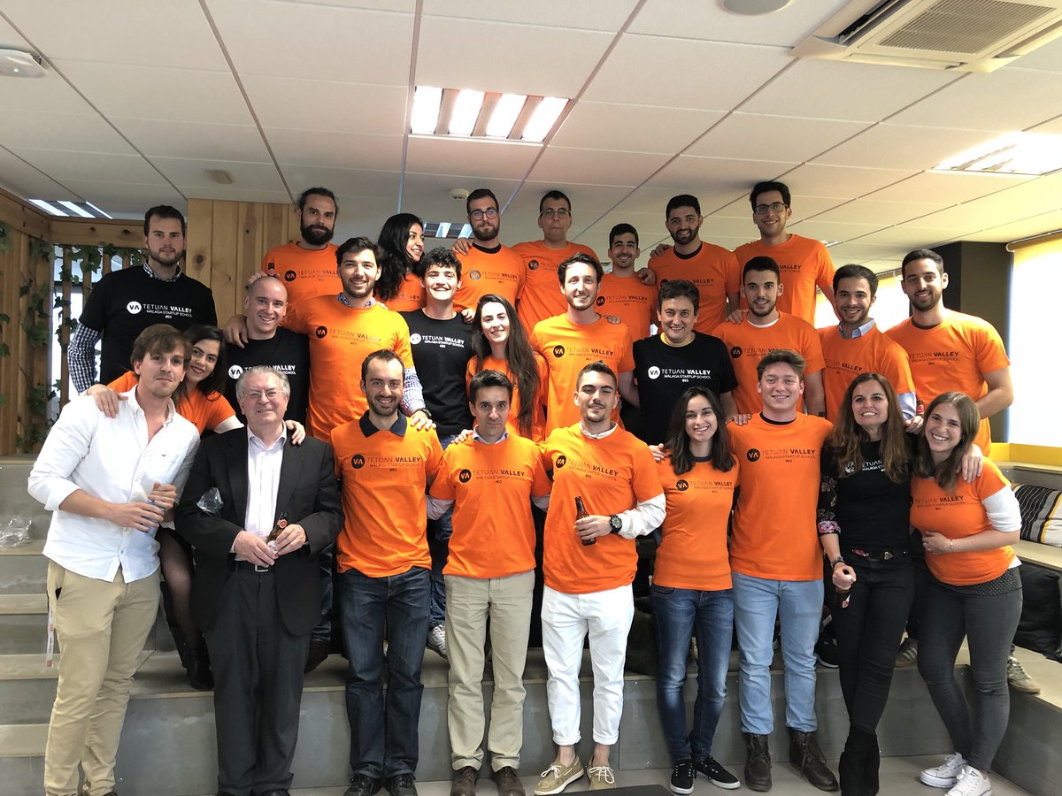 thegreen_ray's tweet photo. ¡Enhorabuena a todos los graduados de esta edición del programa Start Up School Málaga! 👏🏼👏🏼👏🏼¡Un gran equipo! @tetuanvalley @linkbyuma @thegreen_ray @PTAMalaga https://t.co/lSdyQSpxCH