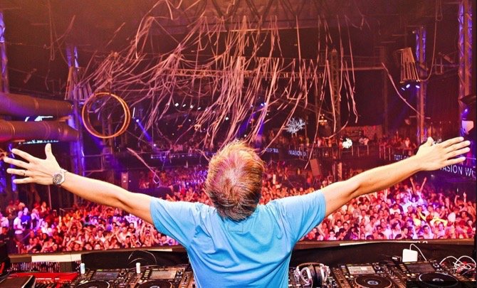 LvAVB_ASOT1PNW's tweet image. Hands up to Hour Two #Trancefamily With @arminvanbuuren @rubenderonde @asot on #ASOT862 😀 In A State Of Trance🙈🙌🏽🙈💃🎶🕺💖🤗😊
(Margaret Schlamp-Seattle🇺🇸)