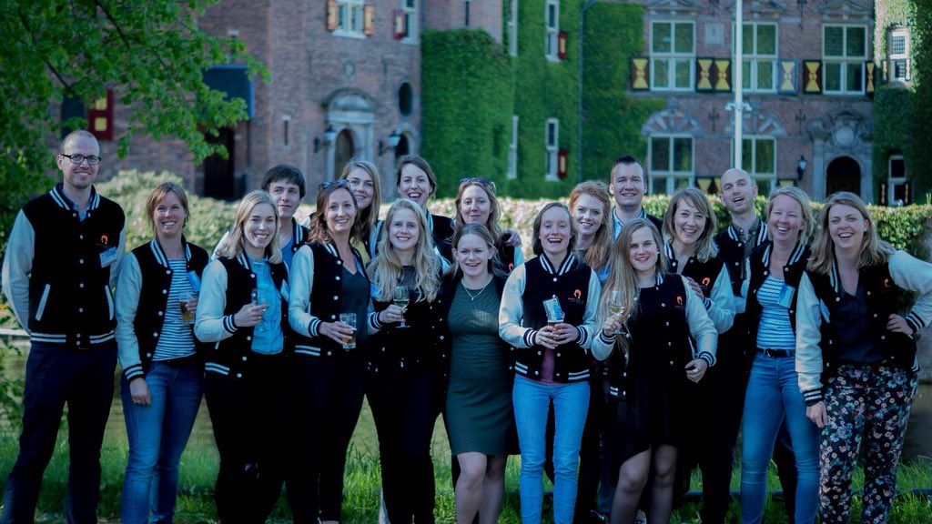 RickNederend's tweet photo. Met trots terugkijken op de Jonge Ambtenarendag. Trots ook op de organisatie, waar ik met heel veel plezier onderdeel van uit mocht maken. Bijzonder trots op deze vier dames! #JAD18 #Programmacommissie https://t.co/HlpbRFXTph