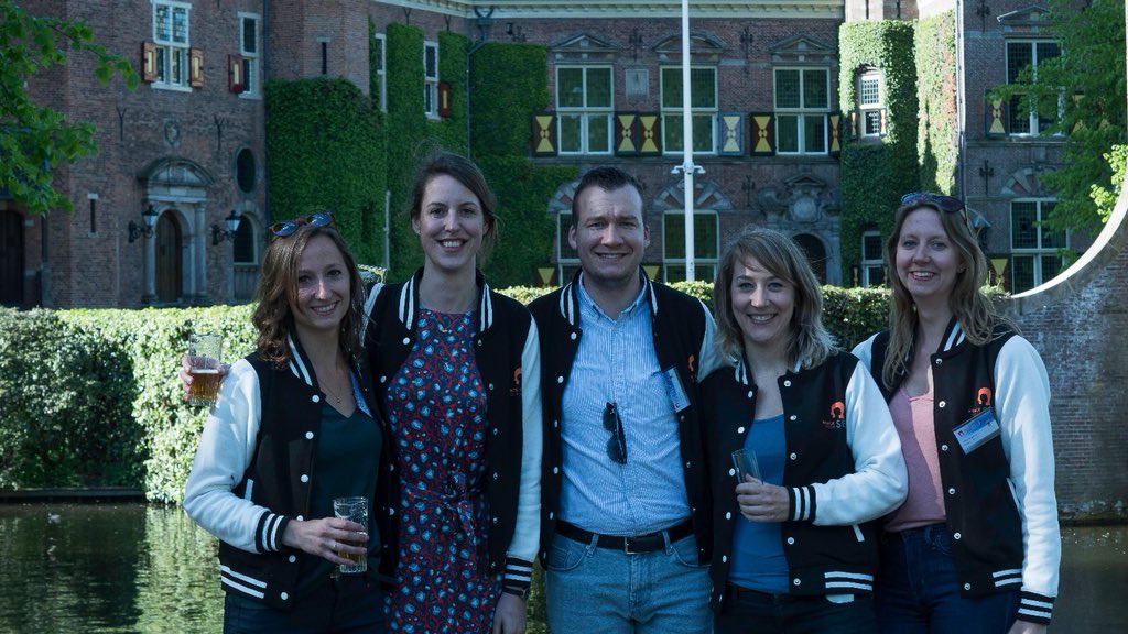 RickNederend's tweet photo. Met trots terugkijken op de Jonge Ambtenarendag. Trots ook op de organisatie, waar ik met heel veel plezier onderdeel van uit mocht maken. Bijzonder trots op deze vier dames! #JAD18 #Programmacommissie https://t.co/HlpbRFXTph