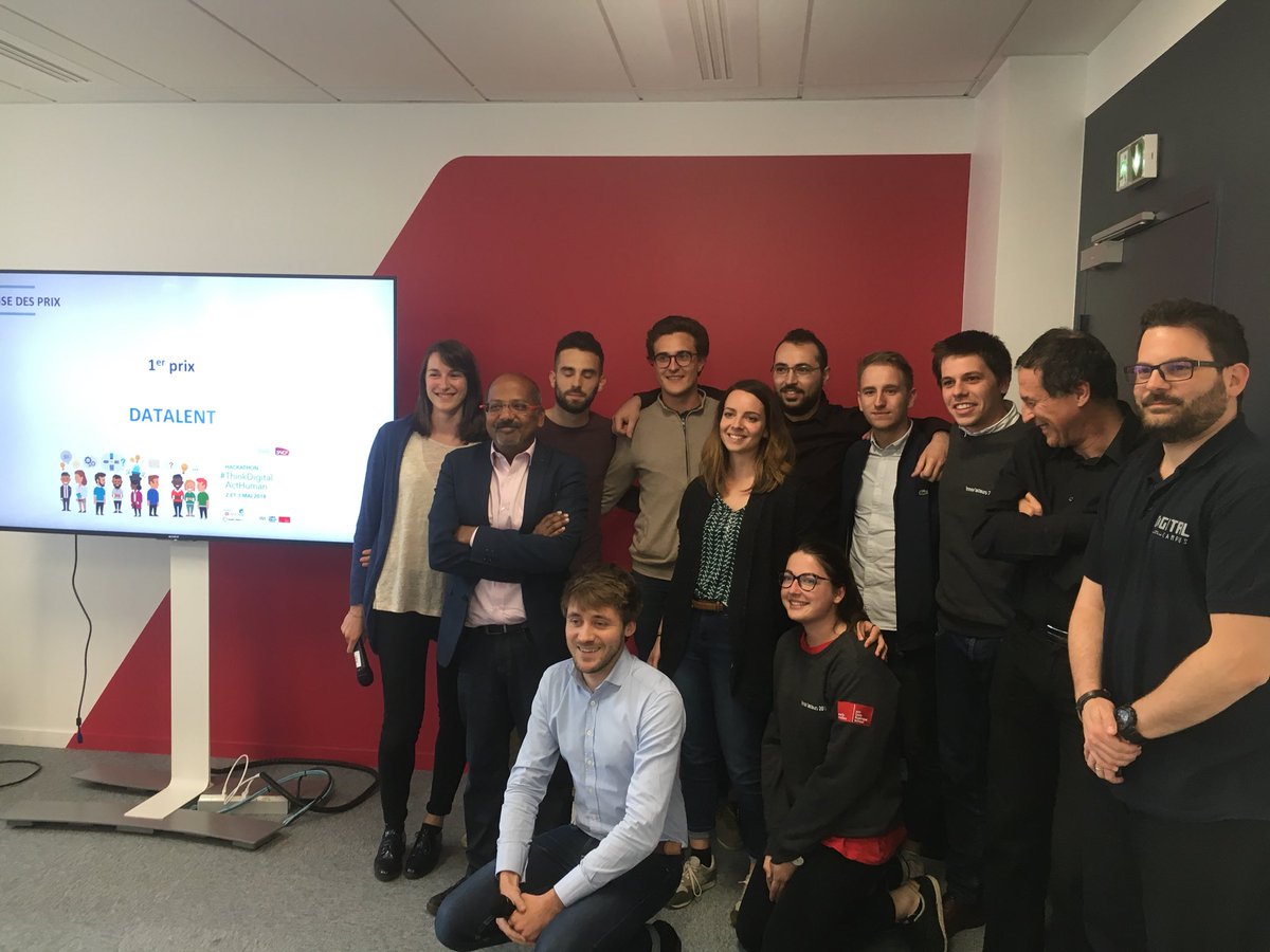 AgatheForzy's tweet image. #Hackathon 🎬 Un plaisir d’organiser ce marathon de l’innovation avec @SNCF_Digital chez @DigitalCampLyon. Une mixité des profils étudiants avec @EMLYON et @le101fr 👏🏻👏🏻
Coup de ❤️: OUISHARE 
2e prix 🥈: OUISKILLS
1er prix 🏆🥇 : DATALENT
Rdv demain au #574 🚀