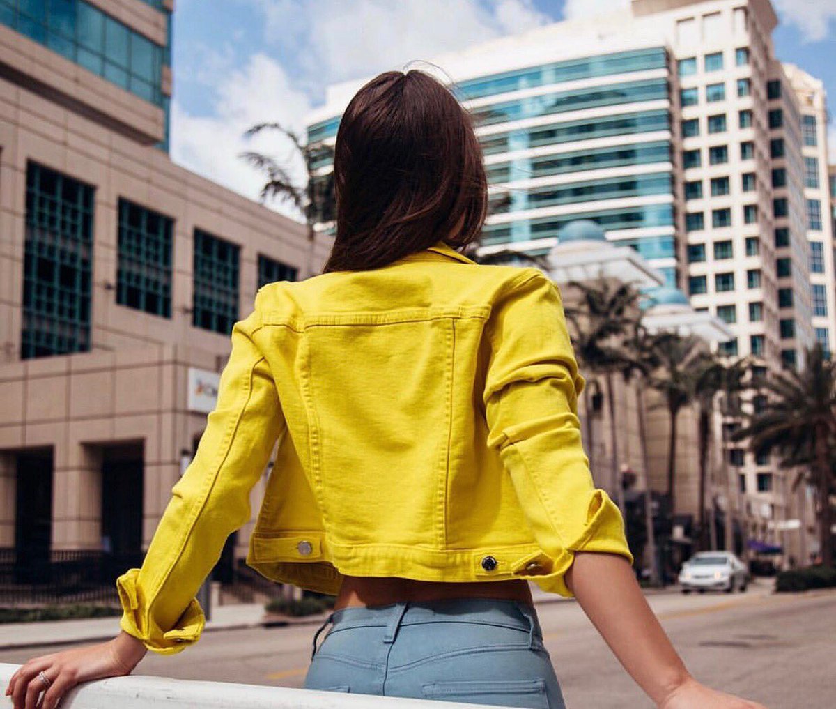 Suns out ☀️ Crop Denim Jacket