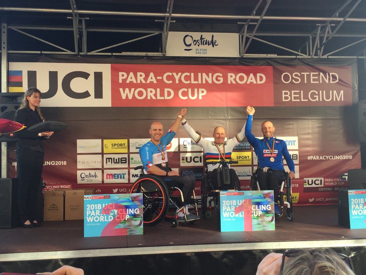 Contre toutes attentes, Charles Moreau a mis la main sur la médaille d'argent à la Coupe du monde d'Ostende #ParaCycling

bit.ly/2w5BGWE