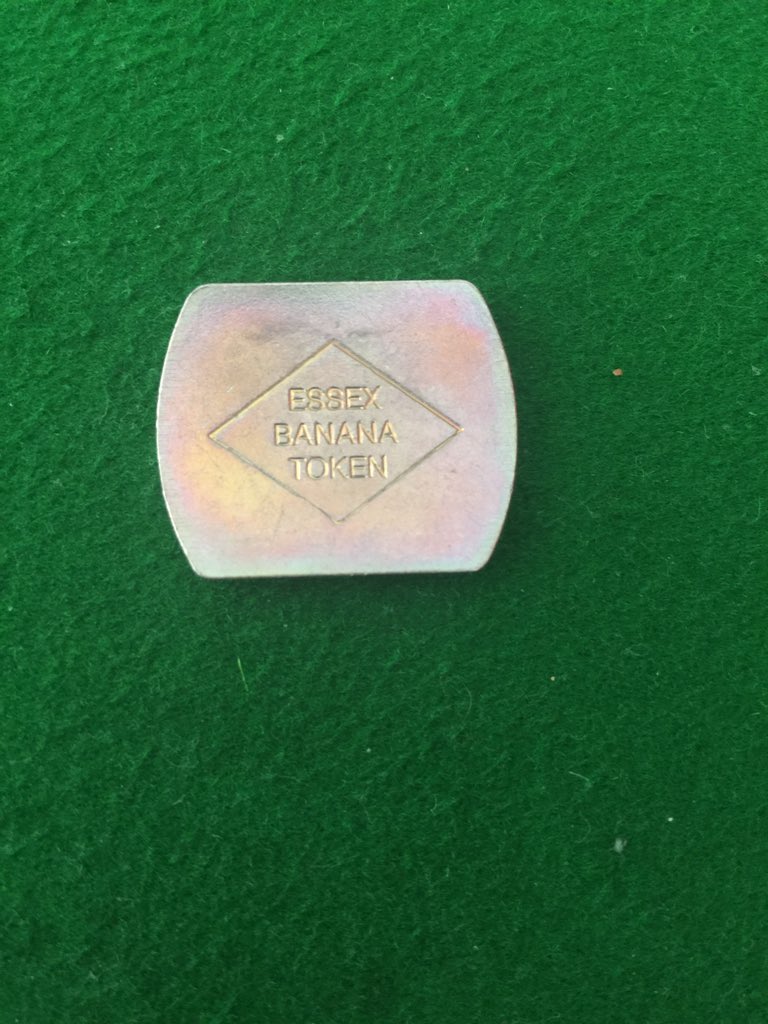 207Flat's tweet photo. What world do we live in where we have to go online, buy a token for £1, go collect it just to play one game of pool. What happened to putting 20p in the table and playing!!!! Blasphemy I tell you. Sort it out someone, will be very grateful ty #uwehallslife #wallscourt https://t.co/XQdKoqFx8T