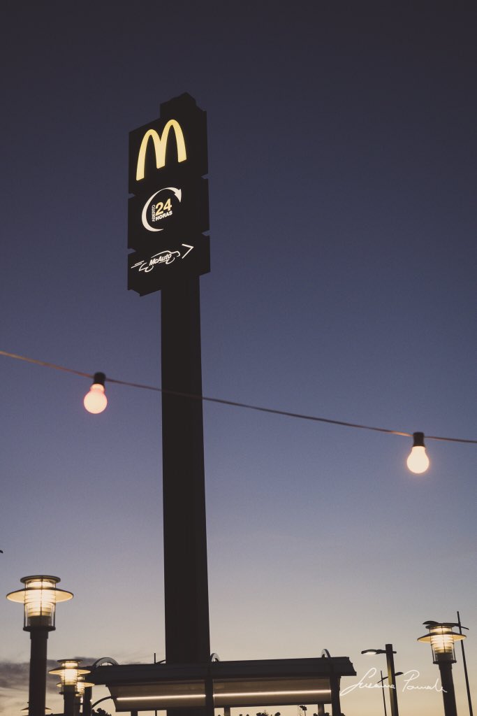 Preparat per sopar??? Vine a sopar a casa nostre!!! Us esperem!!! Obert 24 hores!!!

- open 24 hours.
- tabarnes: avierto 23 oras.