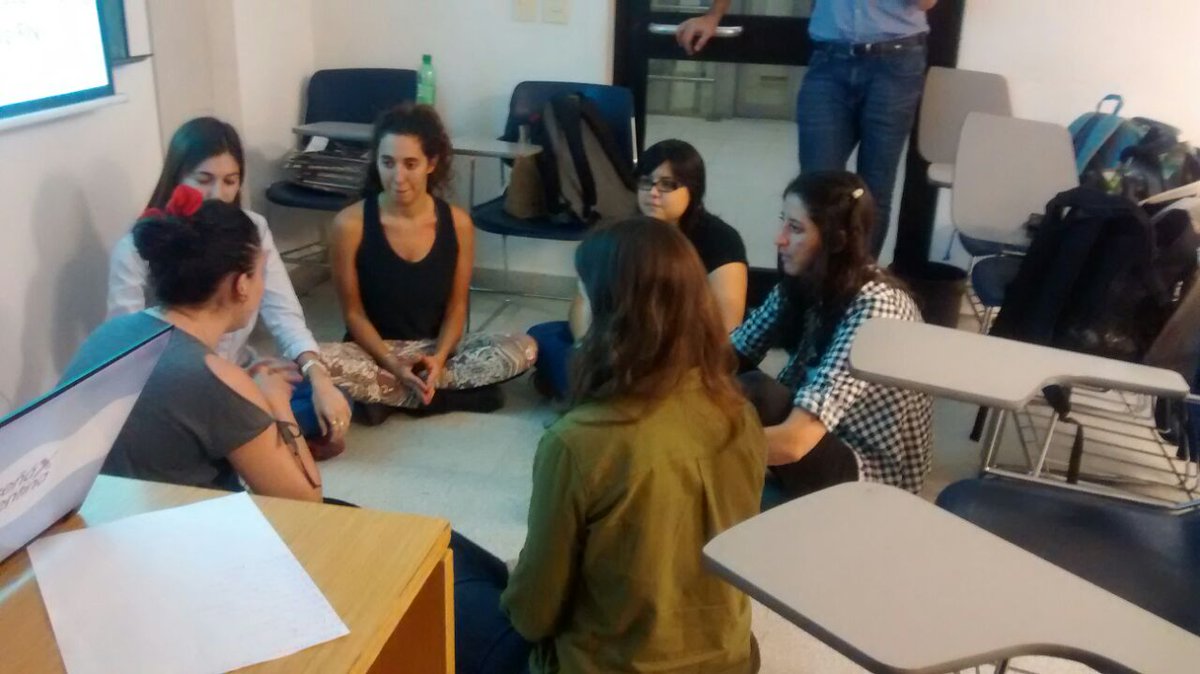 EnsenaxArg's tweet photo. En Buenos Aires ya comenzamos con los Encuentros Grupales de Aprendizaje (EGA). Una de las instancias de formación para los Profesionales de @EnsenaxArg (PExAs). Tema: "Visión contextualizada y colectiva". #SomosExA #Formación #PExAs https://t.co/GZIjocmNVt
