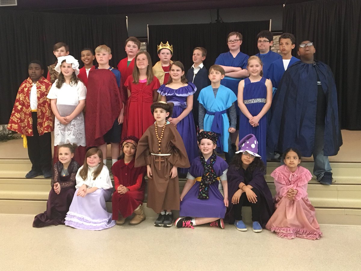 lgaughenbaugh's tweet photo. Our version of Romeo and Juliet.  These students are amazing! #SummitSTEM #REYNproud https://t.co/YQ4waWePA8