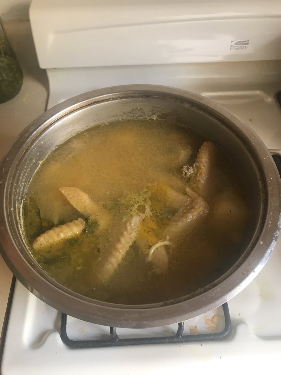 shakirashakur's tweet image. Never fails. 90 out and they make soup. #dominicanproblems #DeLoMioTwitter