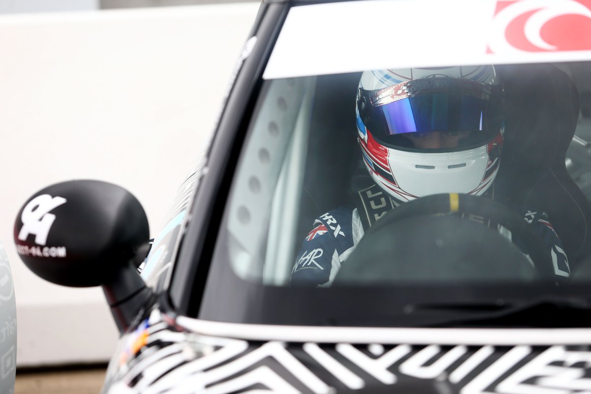 WhyArai's tweet photo. An eventful weekend for @LukeReade in the latest round of the @MINIChallengeUK at #Rockingham. Including his first podium of the year! Full report through the link! https://t.co/4UPfK2tLvR #mini #MINIchallengeUK #whyArai #motorsport https://t.co/w90BYeHZpr
