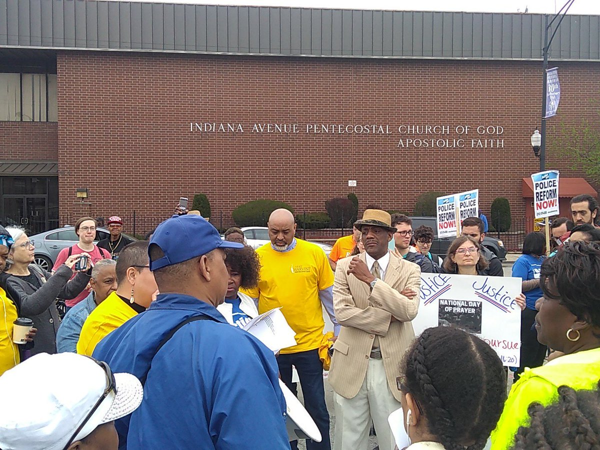ChgoCivilRights's tweet photo. Our prayers today call for disruption of the collusion and cover-up enabled by CPD's Code of Silence #ReformFOP #NationalDayOfPrayer https://t.co/JOvbkRFJTu