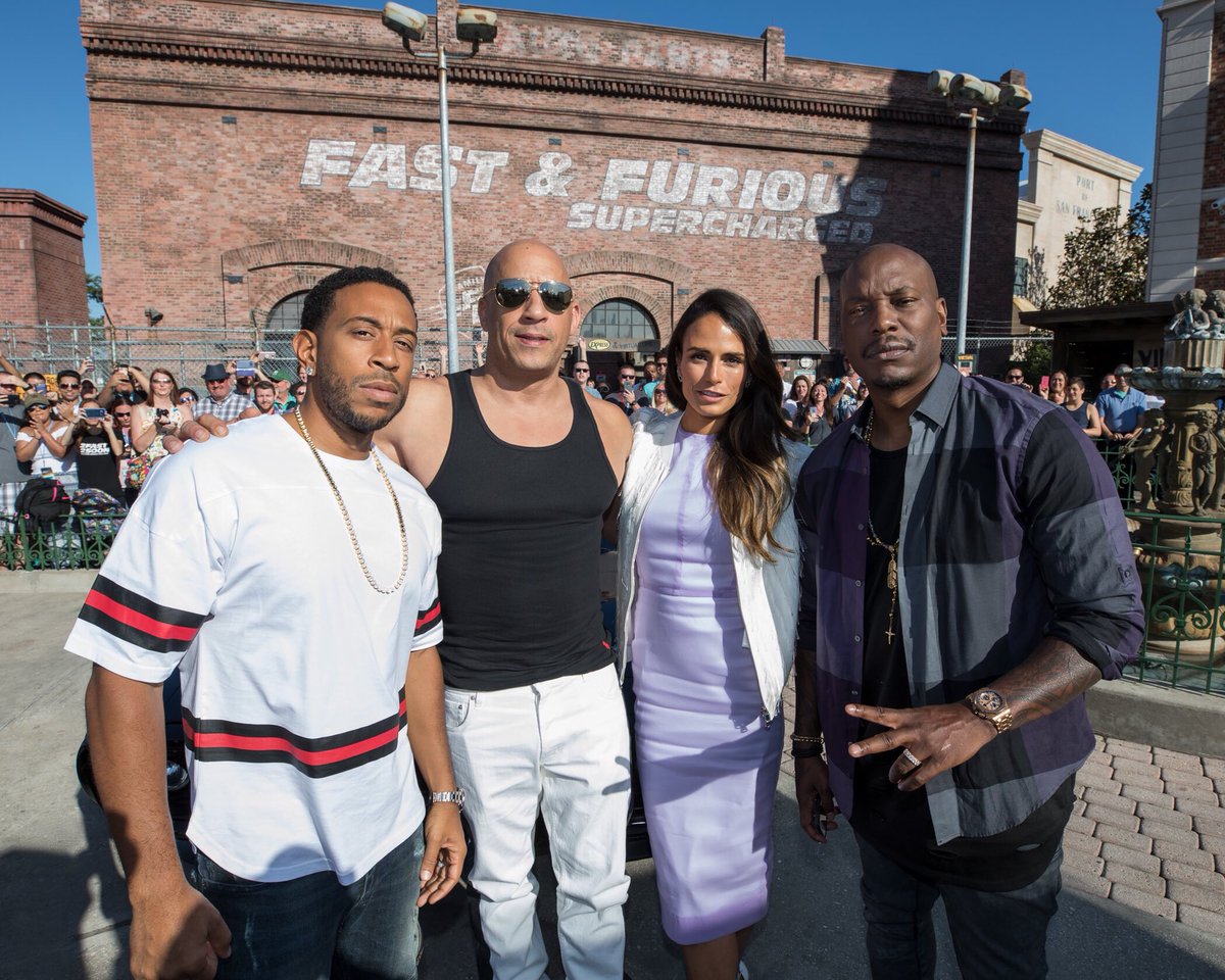 OrlandoInformer's tweet image. Break out the Corona, the family is here! 🍻 #FastFuriousRide