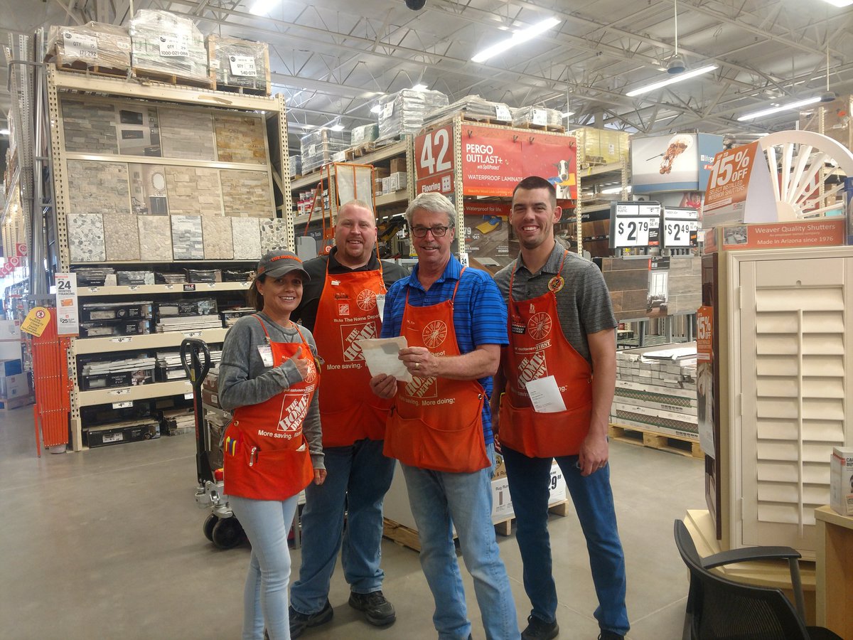 DedeProffer's tweet photo. Excellent customer service and always willing to help cover in other departments when needed. Thank you Sean in D23 for all that you do! https://t.co/lpdnYKNToE