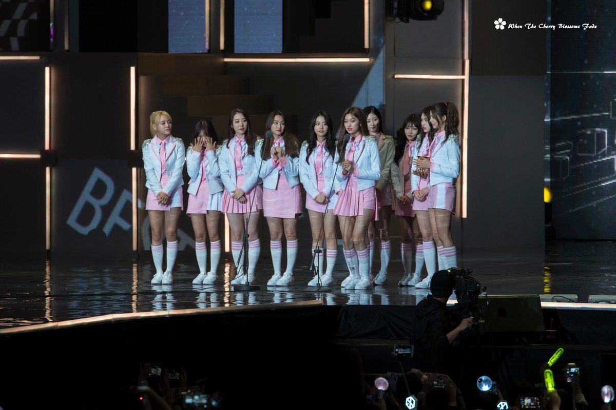 ibelieveblossom's tweet photo. 넌 나를 잊겠지만 아직 못 잊어 널 기다리며
너의 나라는 건 변치 않죠 잊지 말아줘요

데뷔 2주년 축하해 사랑해 아이오아이❤️
#아이오아이_데뷔2주년_축하해 #2YearsWithIOI #아이오아이 #IOI https://t.co/usYFy5Bm1v