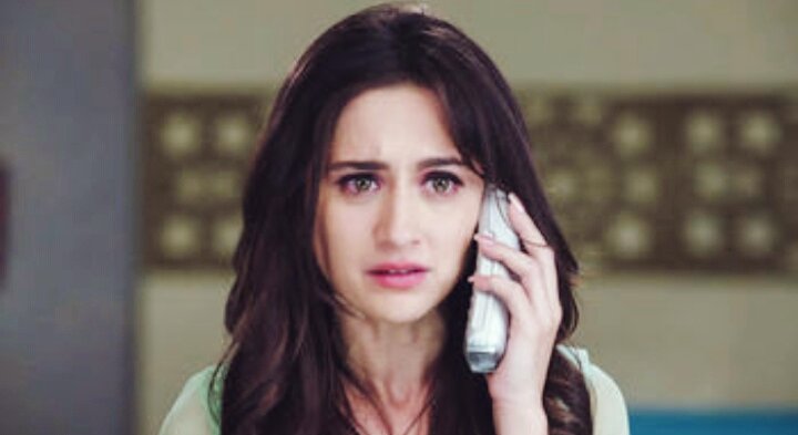LoveKH_Intezaar's tweet photo. from a bubbly actress to a woman who was left alone in the altar to a strong mother......
Kamini Mathur is a strong character played gracefully by @iamsanjeeda 

#LoveKaHaiIntezaar  
do u miss her😘 https://t.co/ccBXaj0Nbk