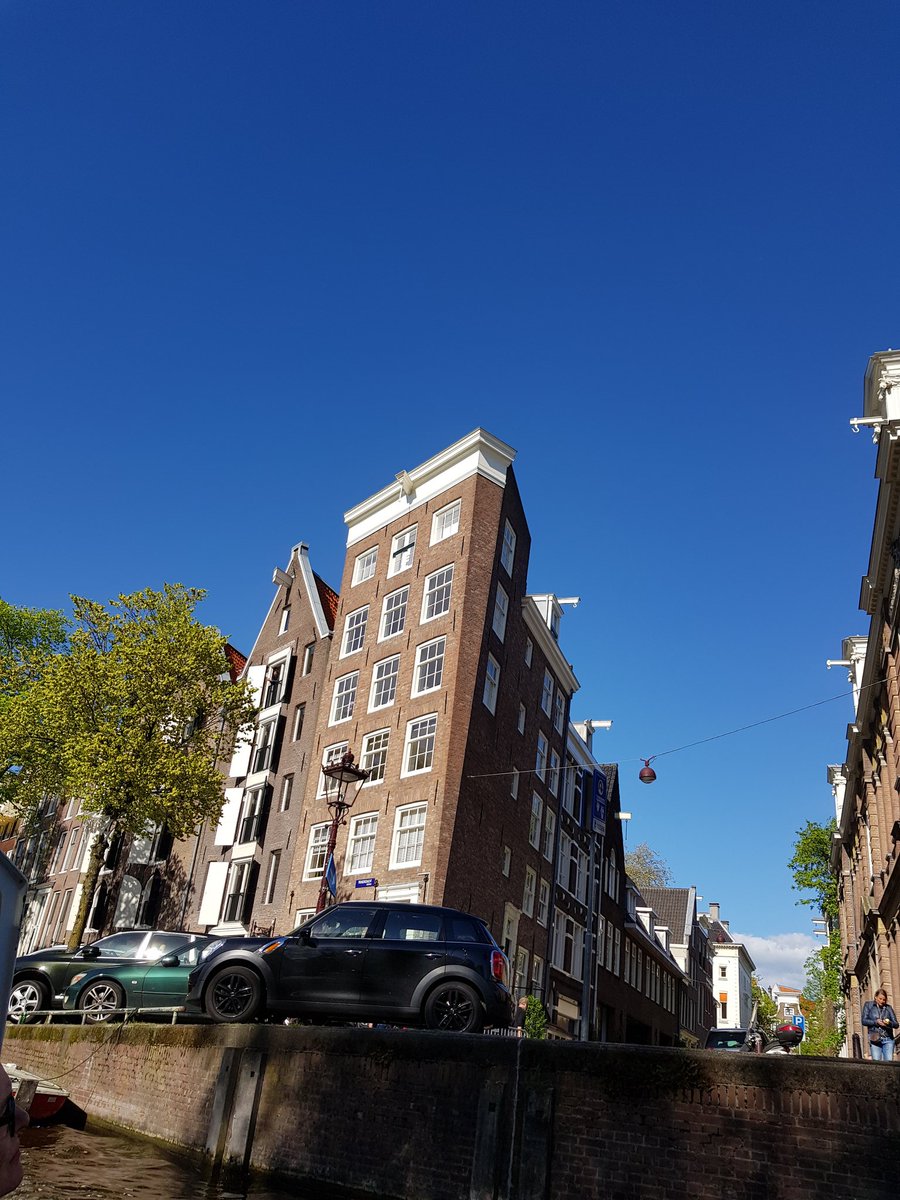 triz_uk's tweet photo. Amsterdam houses built tilting forward so goods could be hauled from the hooks on the front of the house #triz #trends geometric #evolution https://t.co/44iZd0zaHW