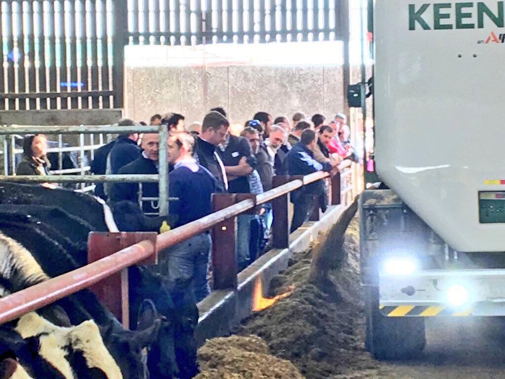 KEENANsystem's tweet image. Intouch specialist, Tom Chanter, pictured presenting on #SmartFeeding solutions to almost 70 UK farmers at today’s #StraightLineBeef farm tour with @robdvet, @WynnstayGroup &amp;amp; @AlltechUK #PrecisionBeef