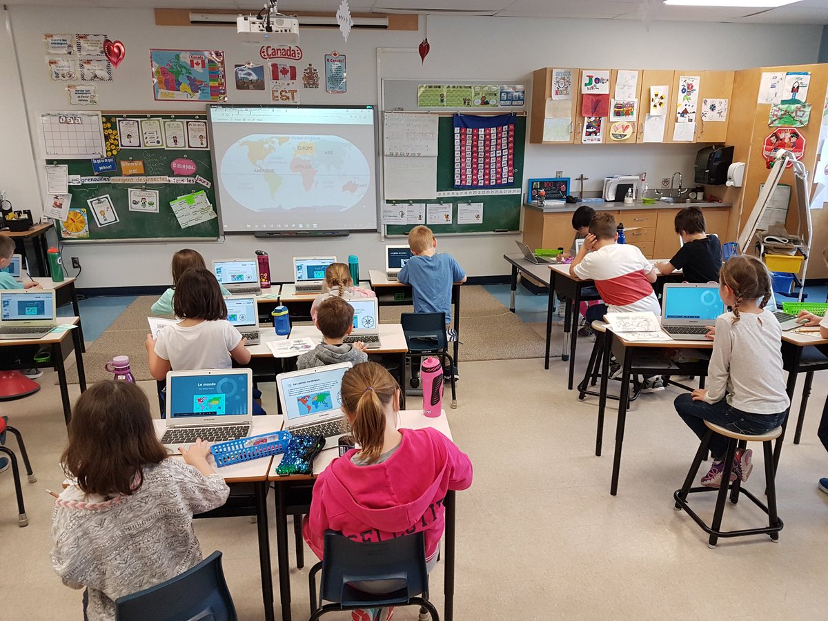 Melissap40's tweet photo. Initiation à la recherche pour découvrir les continents et les océans du monde. #2e #googleslides #techno #BG @lucille_plante https://t.co/FSNtdQWrIy