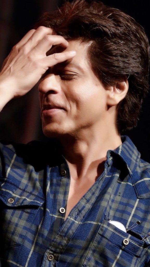 HappySamah325's tweet photo. @iamsrk Yr reaction when u read my crazy tweets  haha https://t.co/gQ1OZ6Tleh