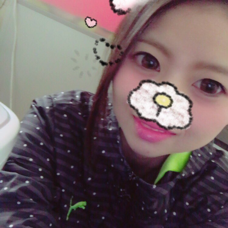 t_8400's tweet photo. 19歳おめでとう㊗️
これからも仲良く行きましょ😋 https://t.co/0N4OC8RmDm