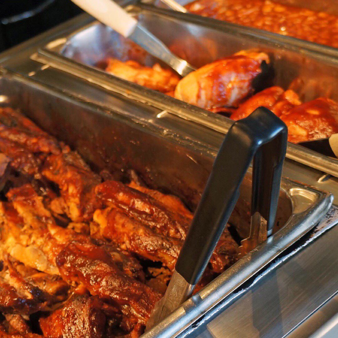fly2steakhouse's tweet photo. Happy Friday eve! We have BBQ Baked Chicken and BBQ Pork Ribs on Thursday’s buffet from 11-1:30 PM $7.99 regular price. #bbq https://t.co/h81aDuDBZX