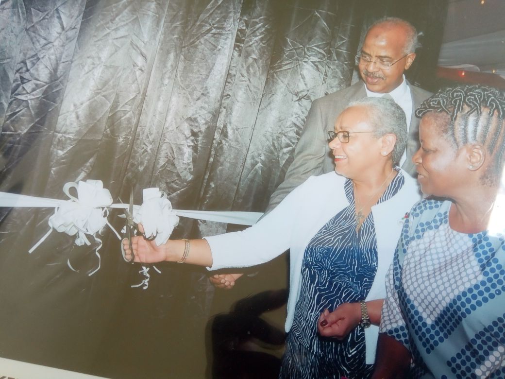 FirstLadyMKN's tweet photo. I have today together with First Lady Margaret Kenyatta launched the County First Ladies Menstrual Health Management programme. The program mainly seeks to support school girls normally disrupted from learning  due to lack of pads. @FirstLadyKenya @KenyaGovernors https://t.co/bJMi2j1ZeM