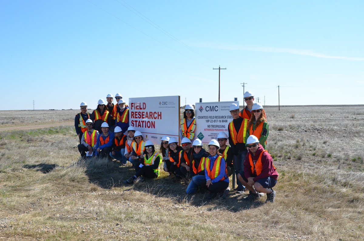 FractureGirl's tweet photo. Great ReDeveLoP field trip to the CMC Field Research Site and the Bad Lands. https://t.co/3iD2tDLsZM
