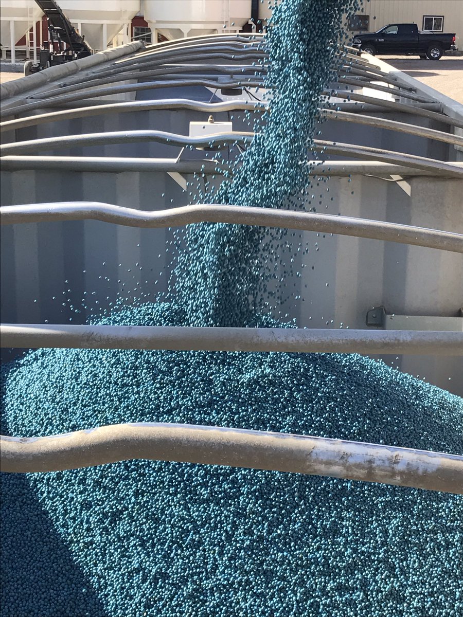 BrianEllisSeed's tweet photo. First load of peas heading out in central Alberta. #plant18 https://t.co/a6Yfy6dWE7