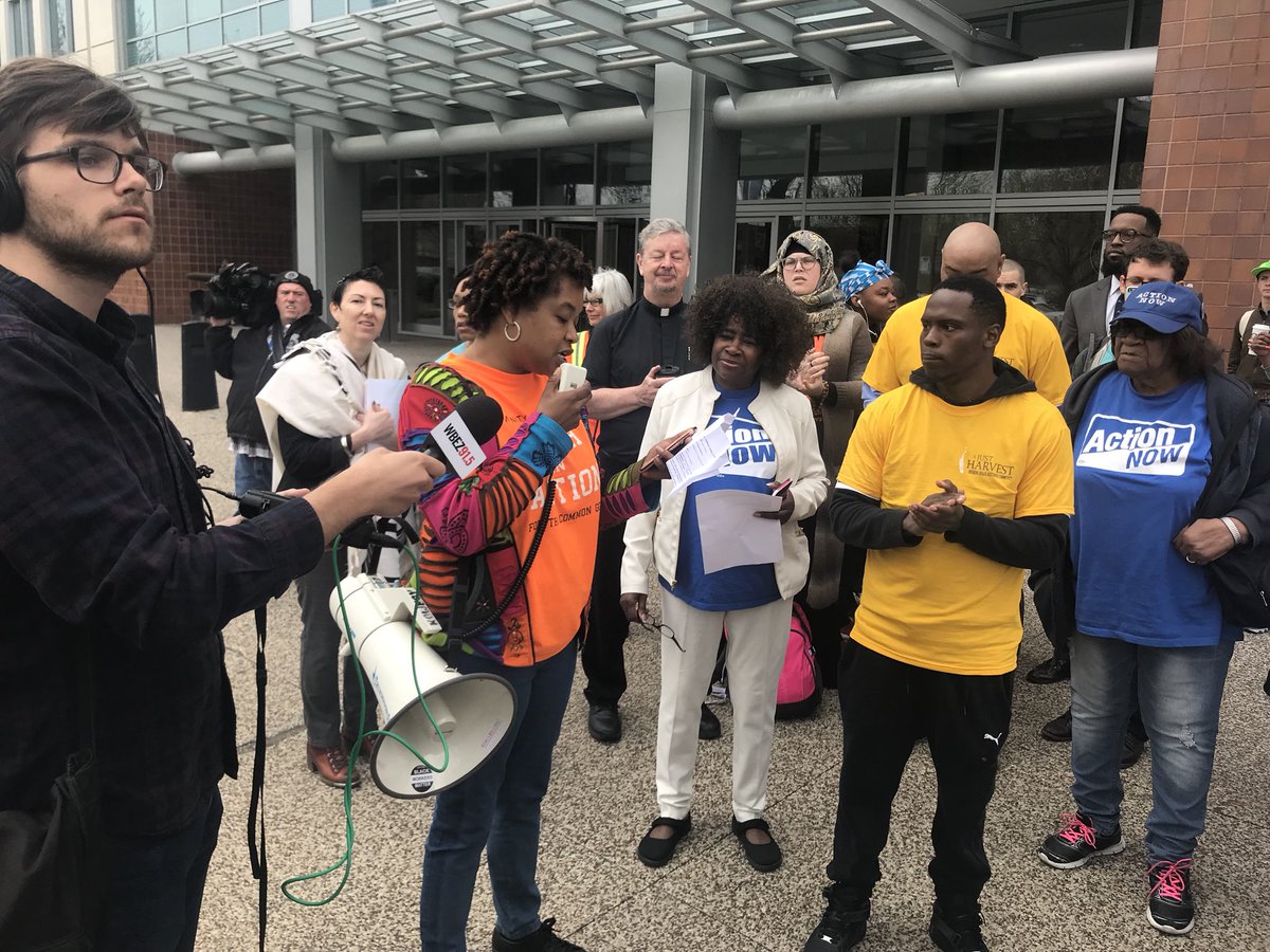 jcua_chicago's tweet photo. Emcee Drea Hall Of @CRSchicago “Contract provisions enabling a code of silence must be brought to an end” #ReformCPD #ReformFOP https://t.co/vHfhpLd7x7