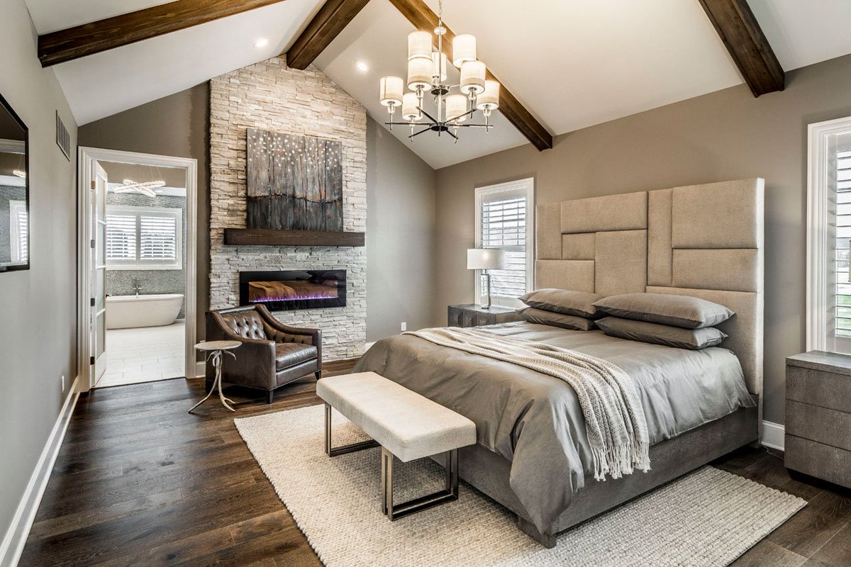 bobwebbhome's tweet photo. It's called Ohio's Most Impressive Show Home for a reason.  And it's open 7 days a week from 12pm -5pm.  Visit 11371 Winterberry Drive to be inspired, to see the innovation &amp; craftsmanship Bob Webb brings to every home we build! https://t.co/gQgGSSxqQq https://t.co/7aS6319JkD