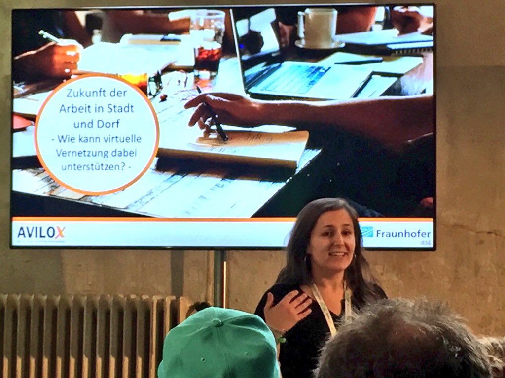 c_aschenbrenner's tweet photo. Großstadt? Dorf? Egal! Ist es in Zukunft egal, wo ich wohne und arbeite? Ich hoffe es. #NewWork #zukunftderarbeit #placebranding #employerbranding #rp18 #stagej #NewWork #placebranding #employerbranding https://t.co/SfIUp40Idu