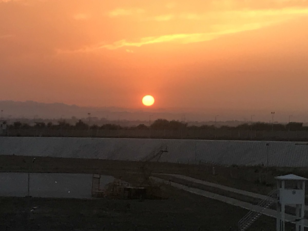 Politicsgame's tweet image. Sunset at #IslamabadInternationaAirport #IslamabadAirport #IIAP #IslamabdNewAirport
