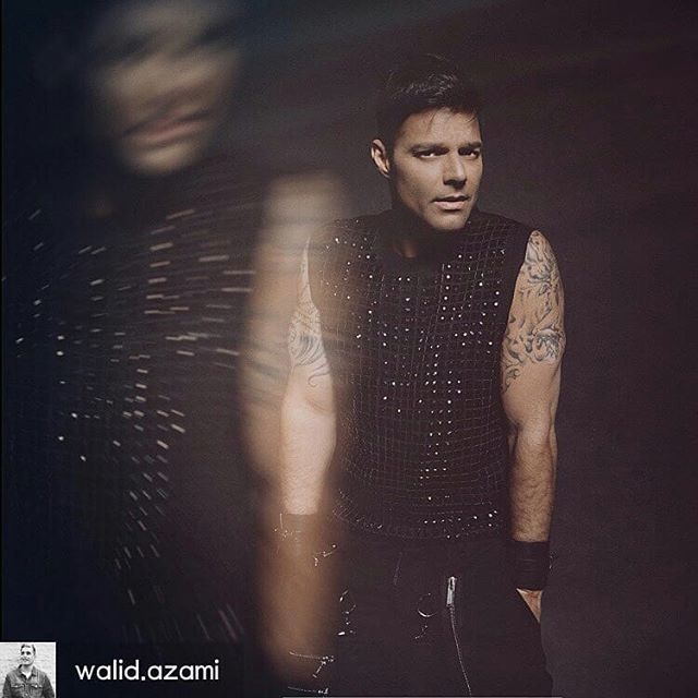 Gy_RM_LocaxRM's tweet photo. Regrann from @walid.azami - New @ricky_martin 📸 by me. . @walid.azami walid.azami in @dsquared2 .
.
#rickymartin #walidazami #doubleexposure #canon #paulcbuff #allinvegas #lasvegas #afghan #puertorico #parktheater - #regrann https://t.co/FWSuos0VEQ https://t.co/w7Q84E5i42