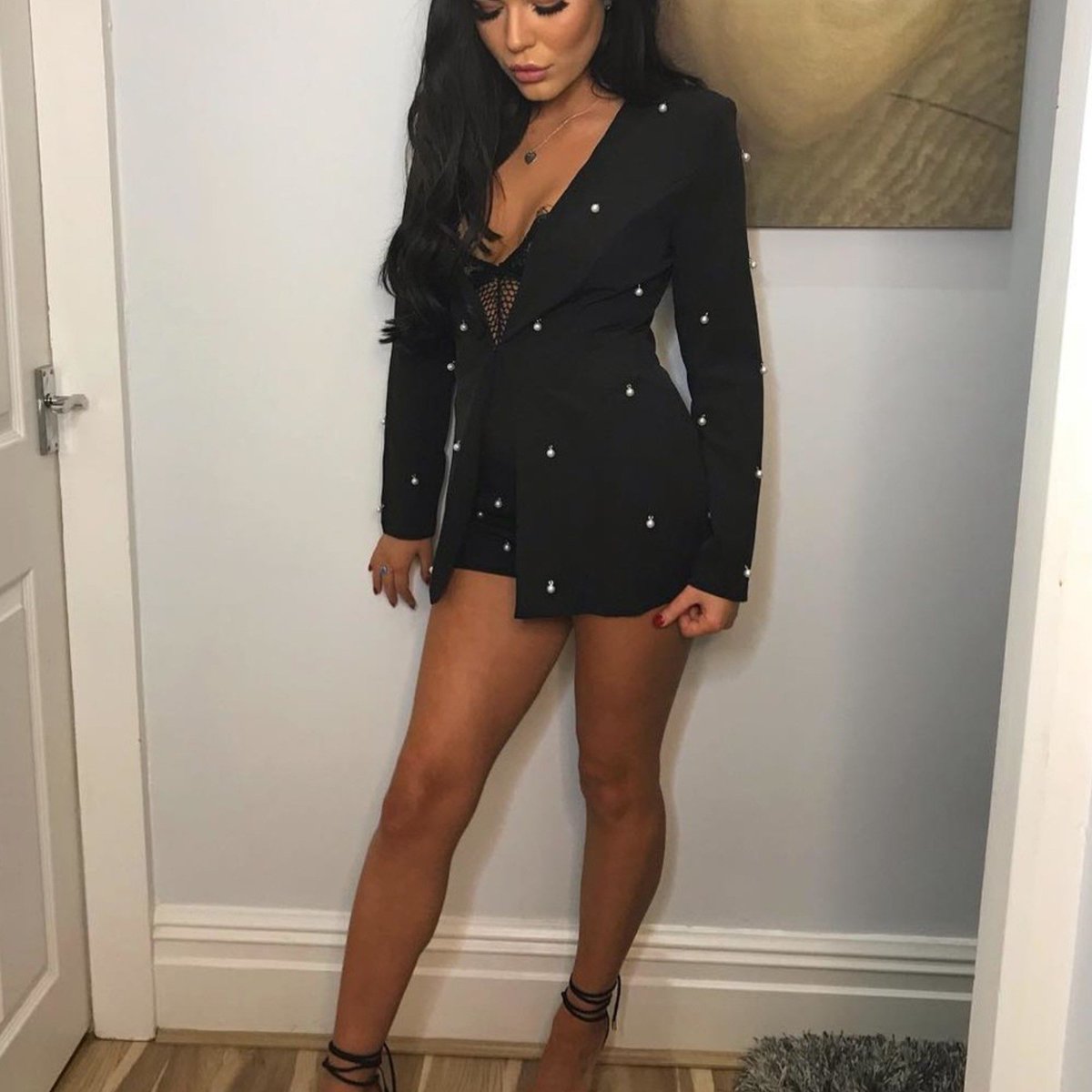 LGBoutiqueUK's tweet photo. 🔥🔥THIGHS THE LIMIT🔥🔥 @sophie__draper got her outfit 👏 on 👏 point in the Pearl blazer and shorts two piece.
https://t.co/iPXtDYUnht
#lookgoodboutique #lookgood #lookgoodboutiqueuk https://t.co/jtVFxnt1bx