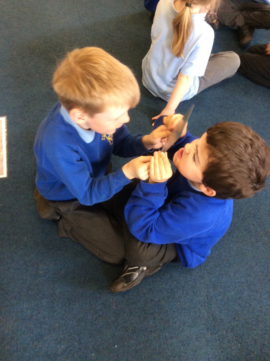 Duxbury_Class's tweet photo. Looking at how different all our features are 👁👃🏼👄👂🏼#year1science #wearealldifferent #howweseeourselves https://t.co/dmIKW4gHow