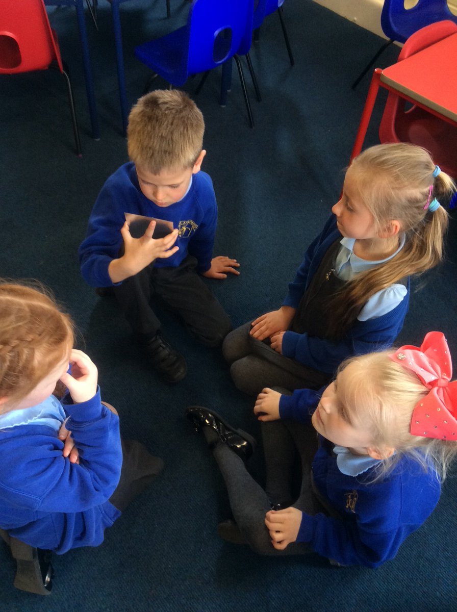 Duxbury_Class's tweet photo. Looking at how different all our features are 👁👃🏼👄👂🏼#year1science #wearealldifferent #howweseeourselves https://t.co/dmIKW4gHow