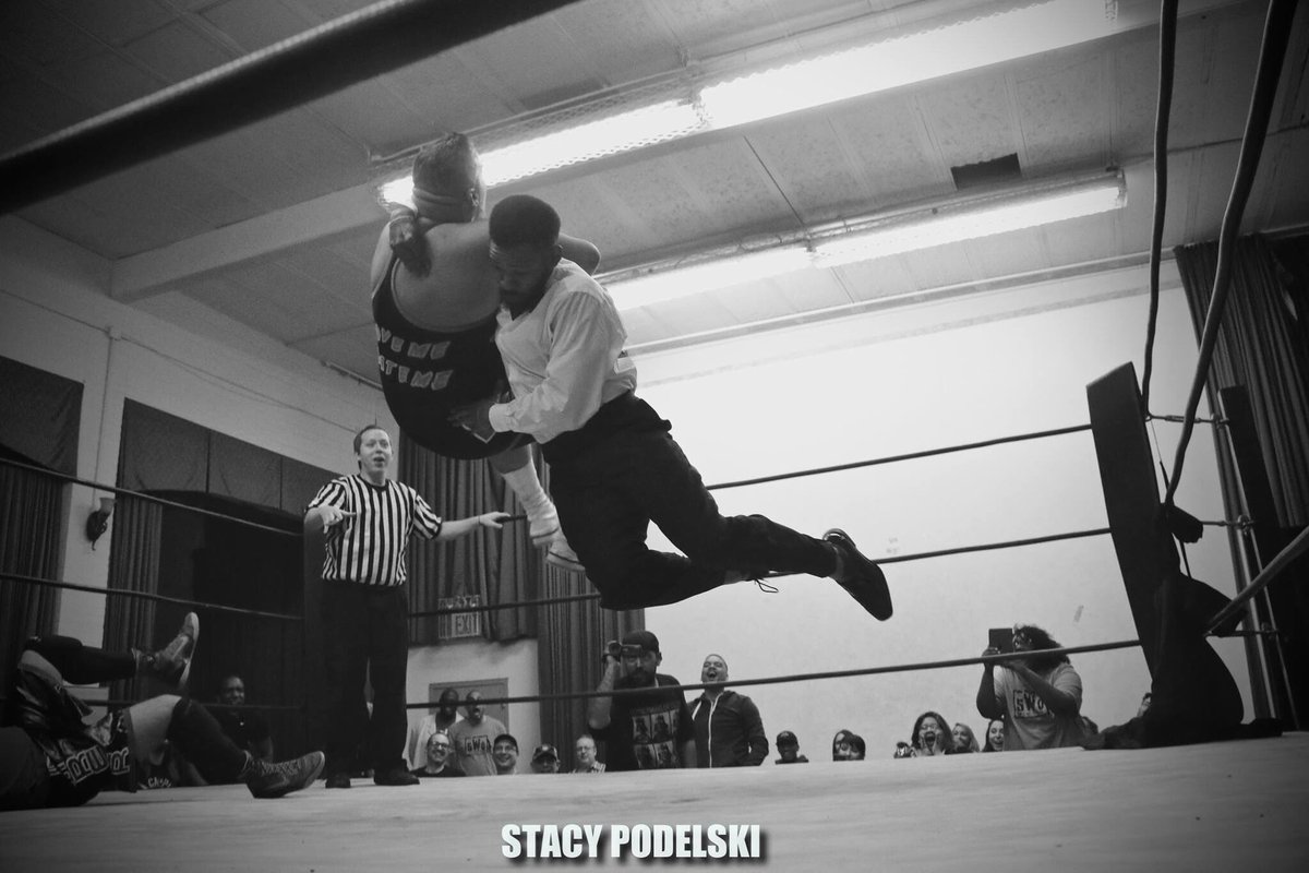 blklkp's tweet photo. .#ThrowbackThursday #BriiCombinationWrestling #RockBottom #Queens #NYC #rupaulsdragrace #TheColdHeartedPlaya #RealLarryLegend #RefBrettLauderdale #TheElksLodge #SDLive #gamechanger 📸 cred. @StacyPodelski https://t.co/95DjWCRw4W